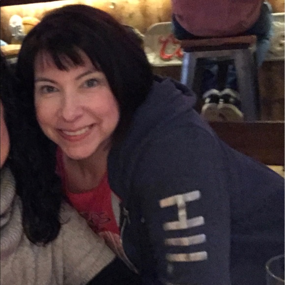 Meet your Posher, Jennifer - Picture 3 of 5